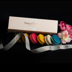 Assorted Macarons Gift Box 6 pcs ( Pick Up Only )
